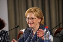 Скворцова: Россияне сократили потребление алкоголя вдвое за 7 лет